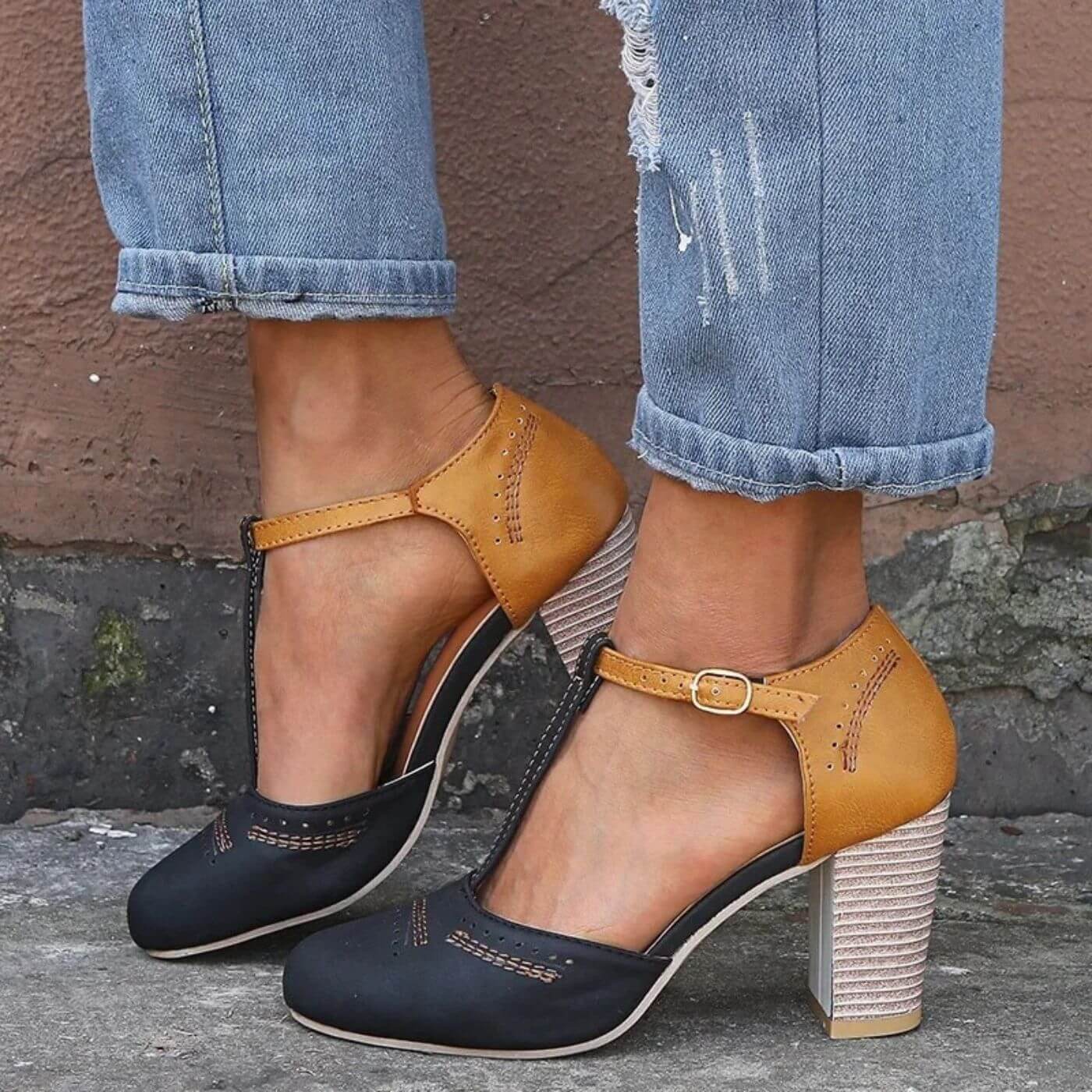 Annika – Elegant closed-toe heeled sandals