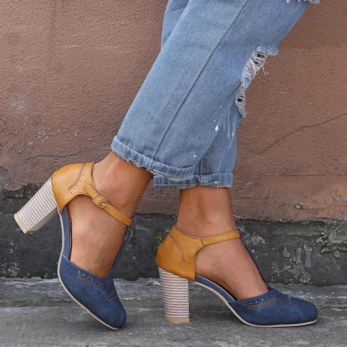 Annika – Elegant closed-toe heeled sandals