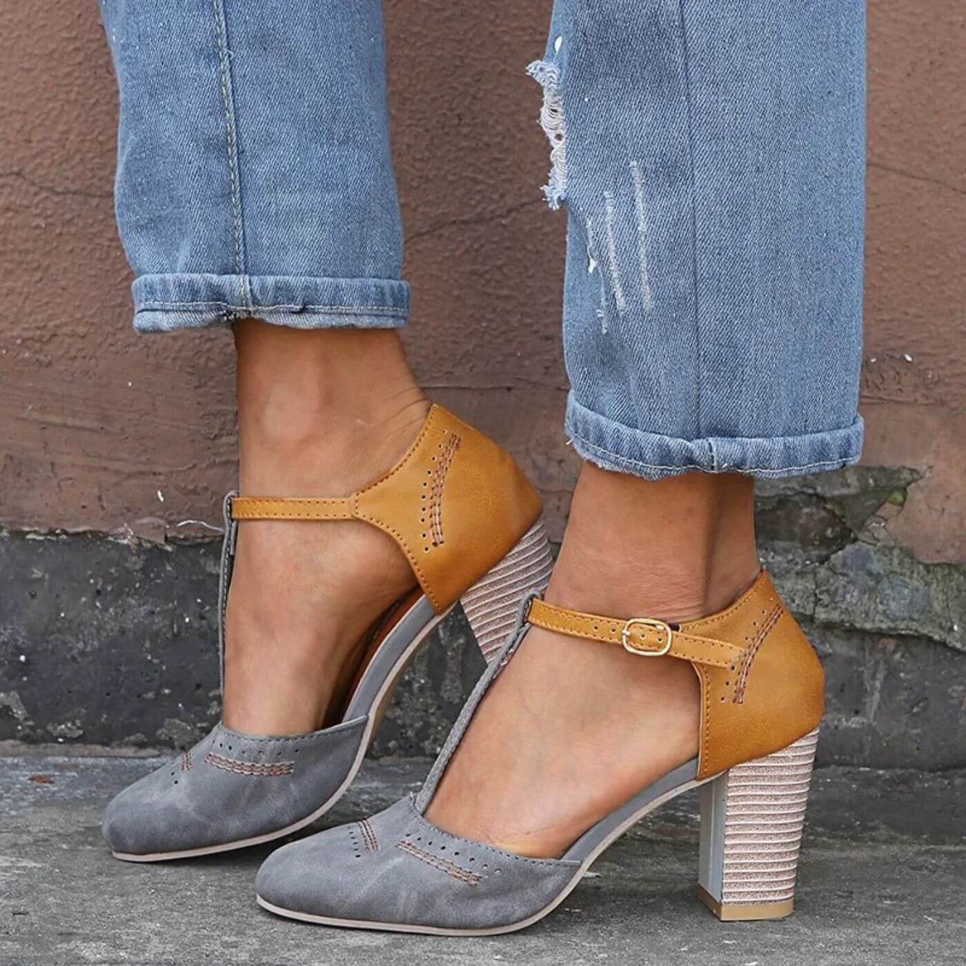 Annika – Elegant closed-toe heeled sandals